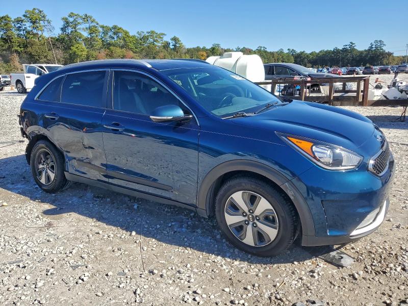 Фото 4 - KIA NIRO