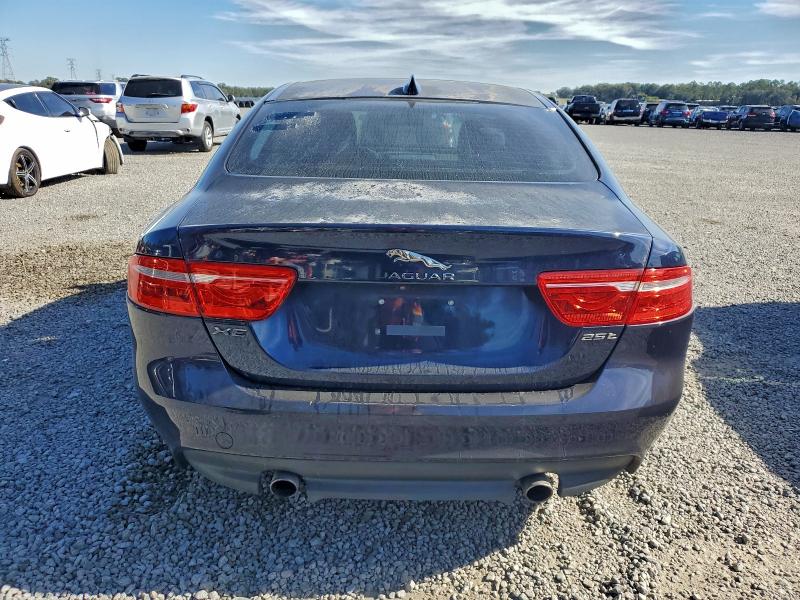 Фото 6 - JAGUAR XE