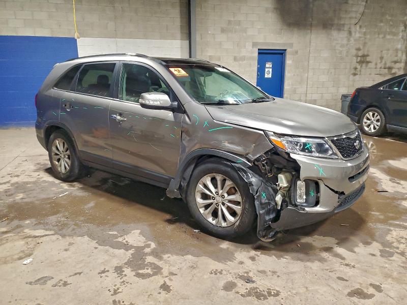 Фото 4 - KIA SORENTO