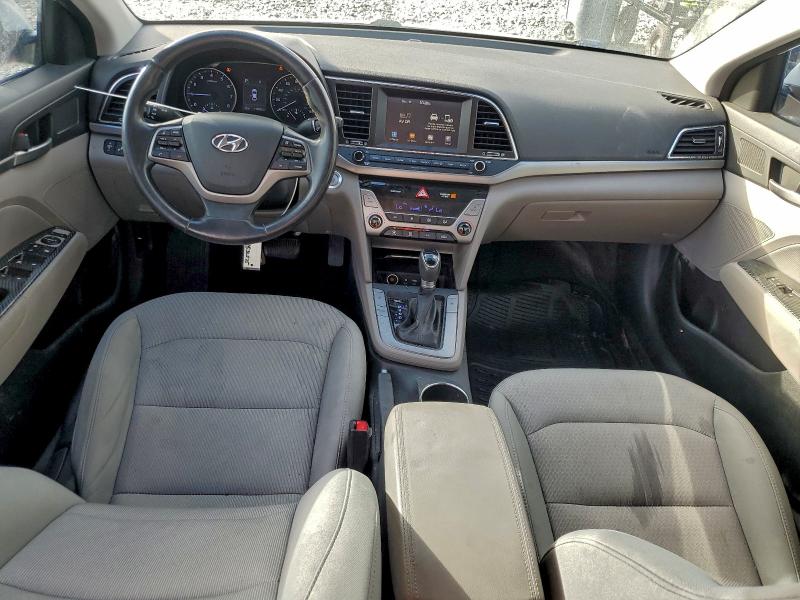 Фото 8 - HYUNDAI ELANTRA