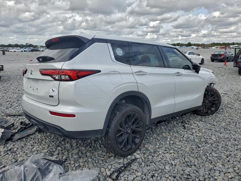 Фото 3 - MITSUBISHI OUTLANDER