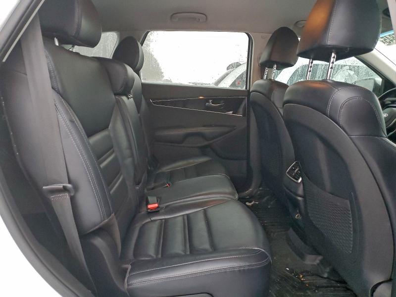 Фото 11 - KIA SORENTO