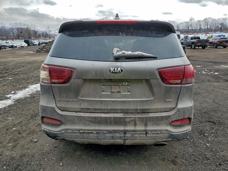 Фото 6 - KIA SORENTO