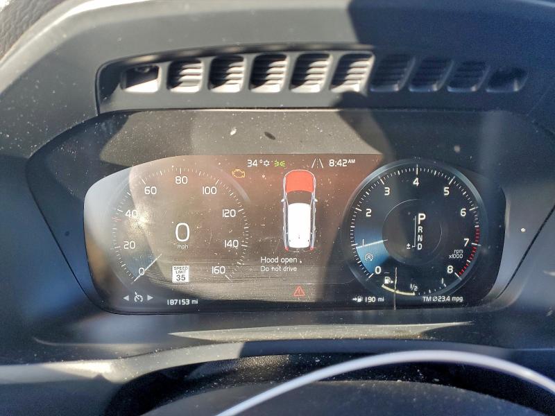 Фото 9 - VOLVO XC90