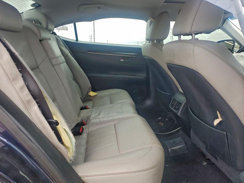 Фото 10 - LEXUS ES350