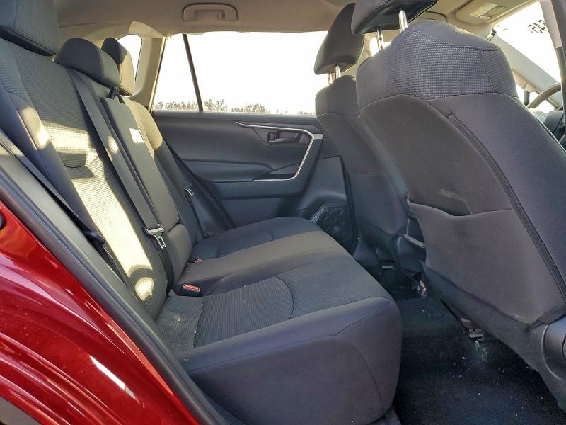 Фото 11 - TOYOTA RAV4