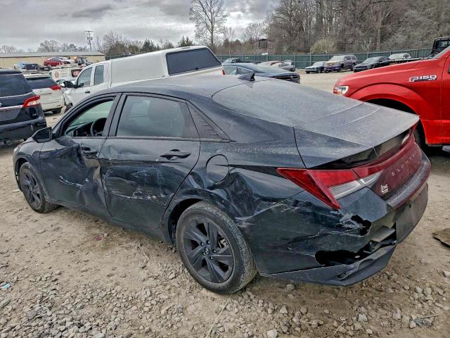 Фото 2 - HYUNDAI ELANTRA