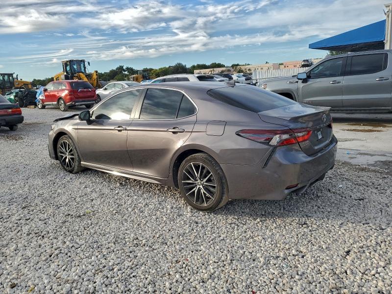 Фото 2 - TOYOTA CAMRY