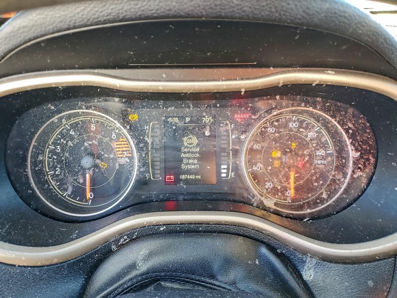 Фото 9 - JEEP GRAND CHER