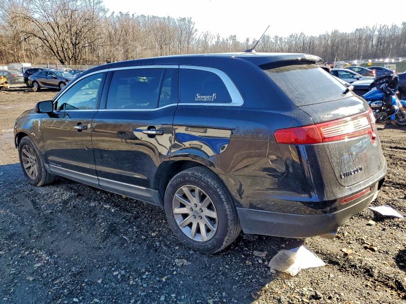 Фото 2 - LINCOLN MKT