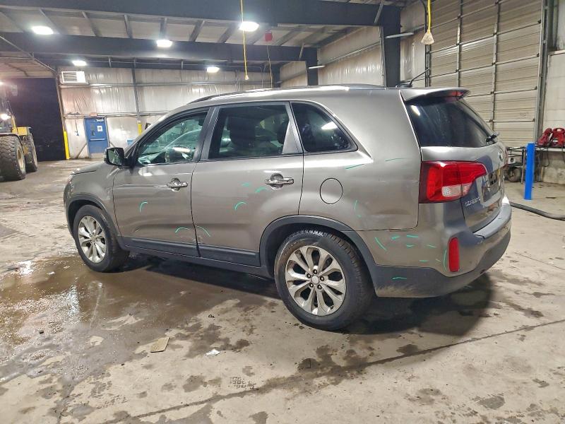 Фото 2 - KIA SORENTO