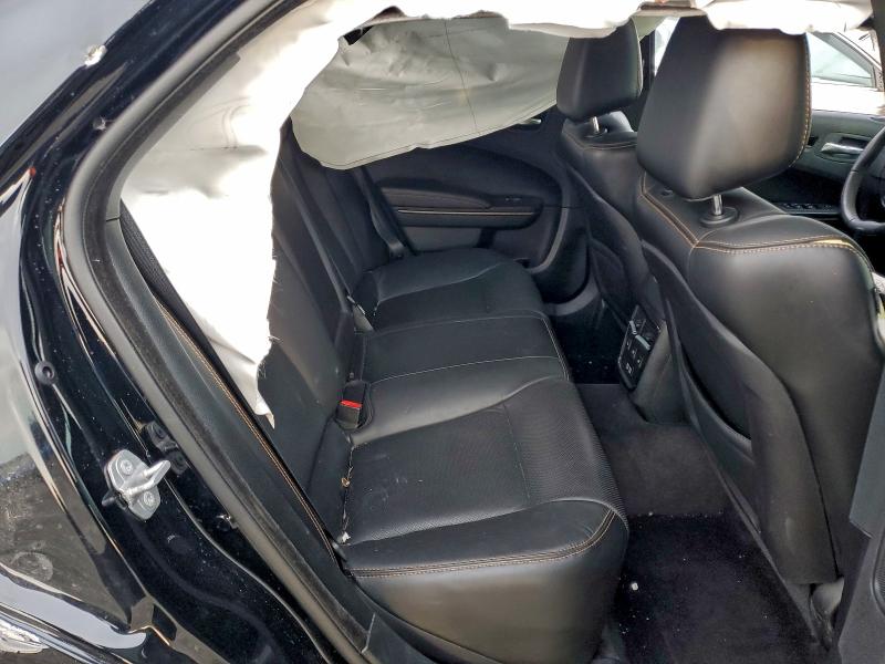 Фото 10 - CHRYSLER 300