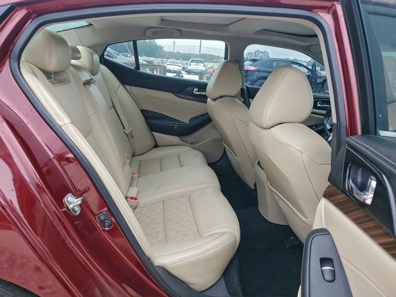 Фото 10 - NISSAN MAXIMA