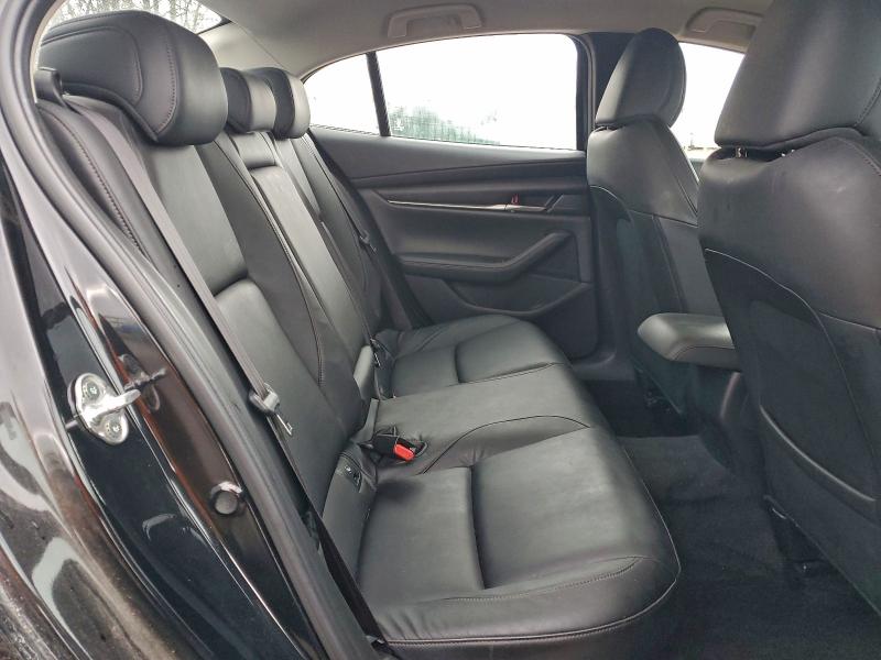 Фото 10 - MAZDA 3