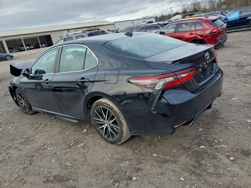 Фото 2 - TOYOTA CAMRY