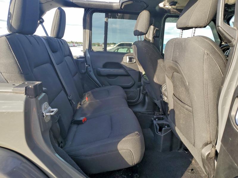 Фото 10 - JEEP WRANGLER