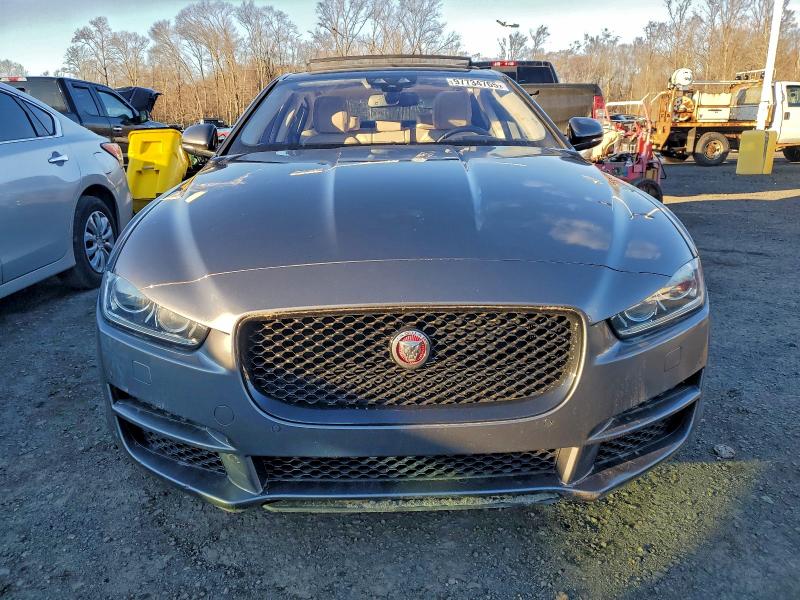 Фото 5 - JAGUAR XE