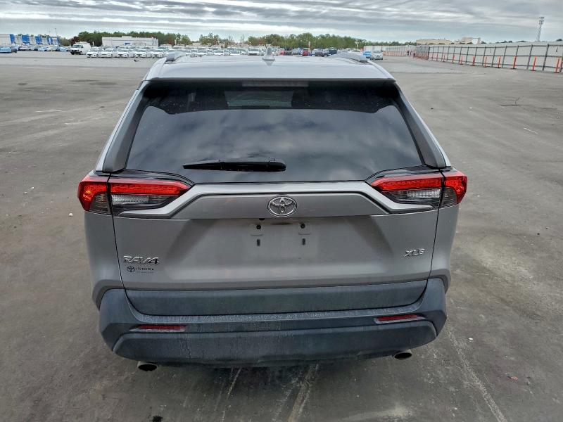 Фото 6 - TOYOTA RAV4