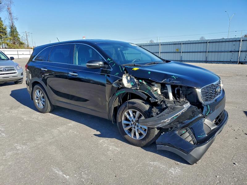 Фото 4 - KIA SORENTO