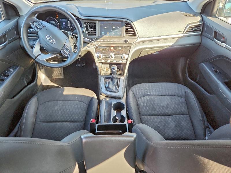 Фото 8 - HYUNDAI ELANTRA