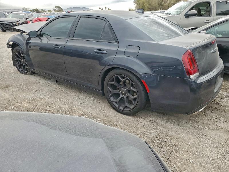 Фото 2 - CHRYSLER 300