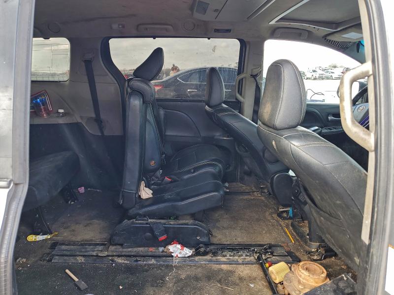 Фото 11 - TOYOTA SIENNA