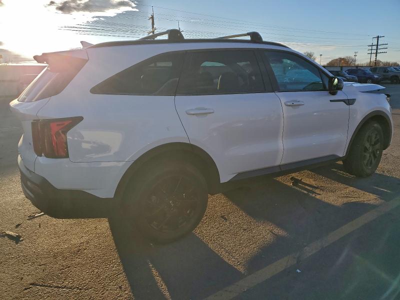 Фото 3 - KIA SORENTO