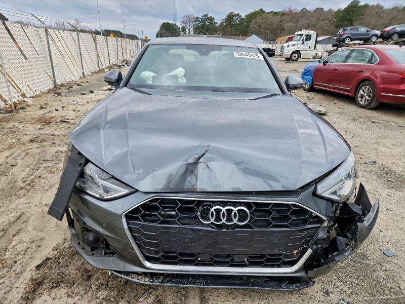 Фото 5 - AUDI A4