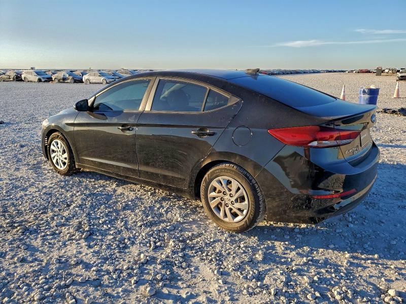 Фото 2 - HYUNDAI ELANTRA