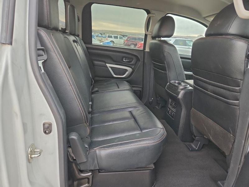 Фото 10 - NISSAN TITAN