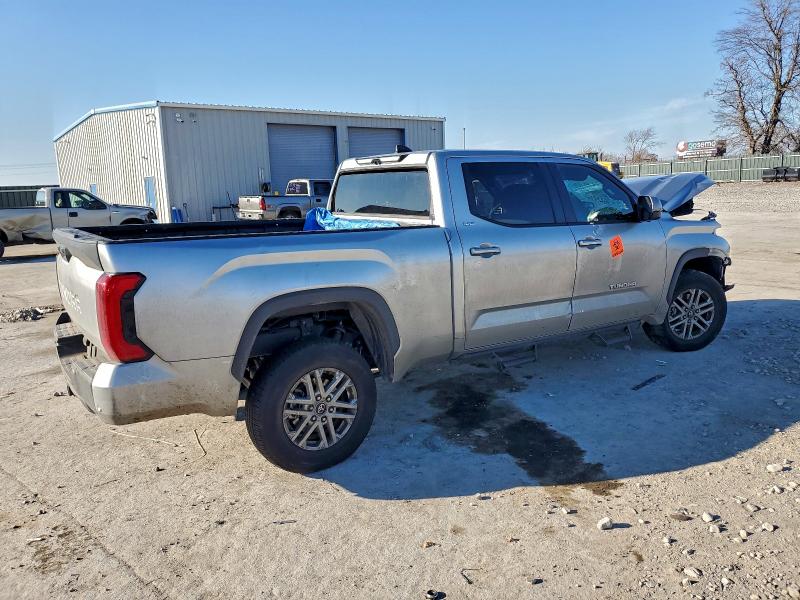 Фото 3 - TOYOTA TUNDRA