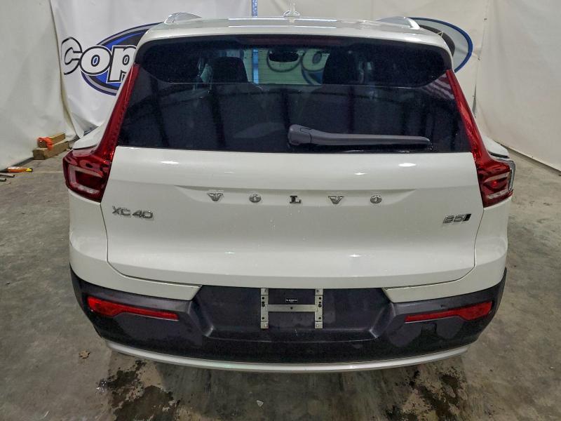VOLVO XC40 CORE 2025 VIN YV4L12UJ5S2576650