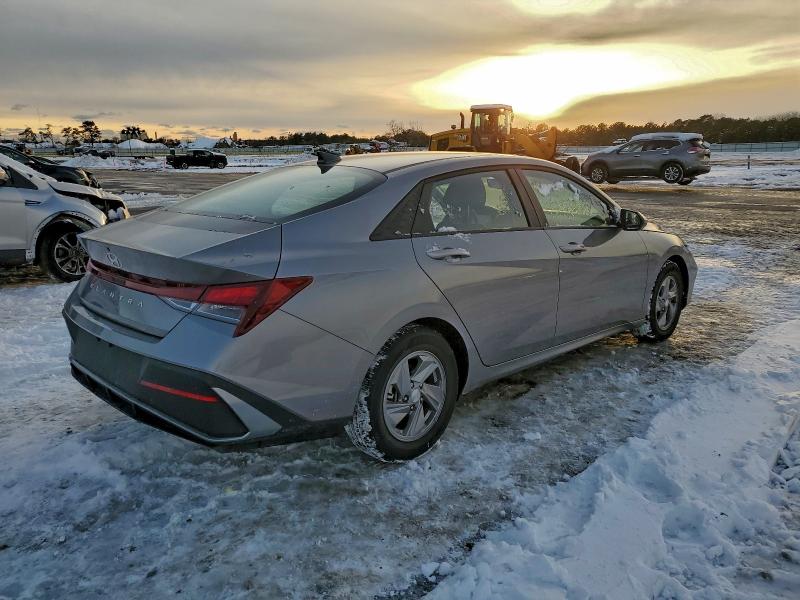 Фото 3 - HYUNDAI ELANTRA