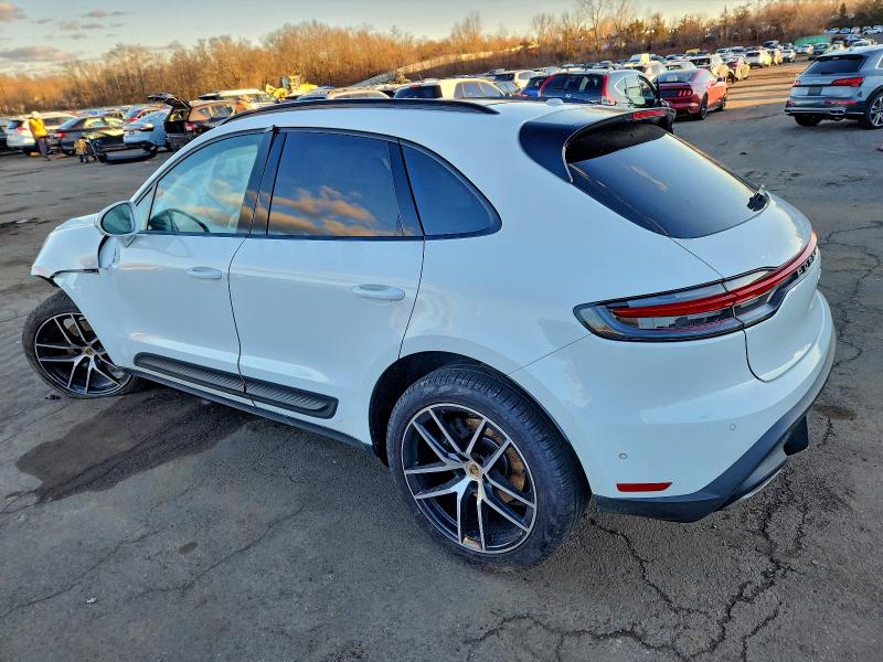 Фото 2 - PORSCHE MACAN