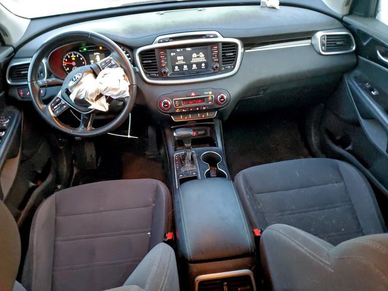 Фото 8 - KIA SORENTO