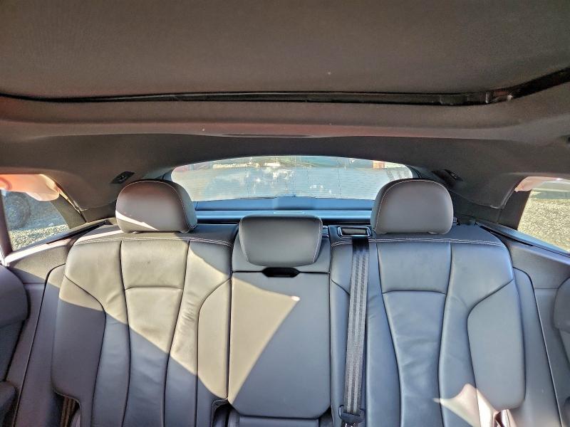 Фото 10 - AUDI Q8