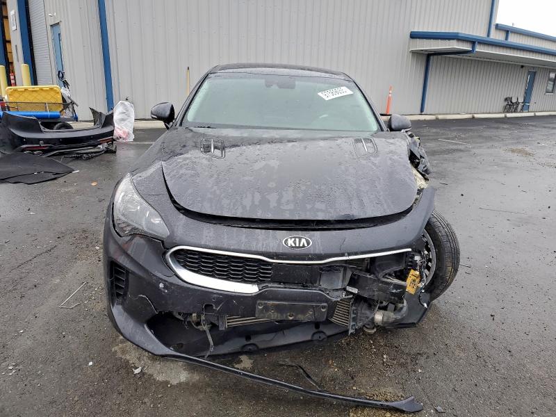 Фото 5 - KIA STINGER