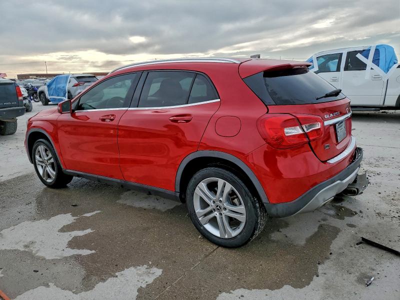 Фото 2 - MERCEDES-BENZ GLA-CLASS