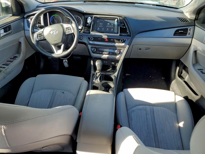 Фото 8 - HYUNDAI SONATA