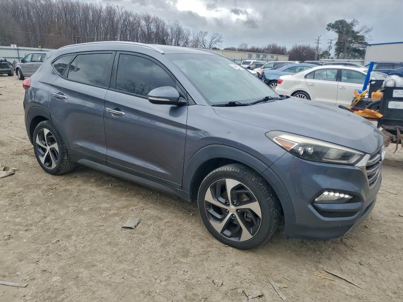 Фото 4 - HYUNDAI TUCSON