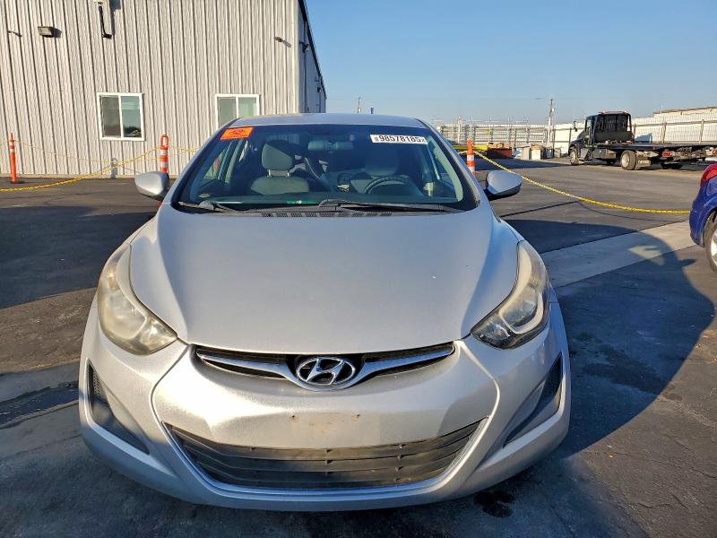 Фото 5 - HYUNDAI ELANTRA