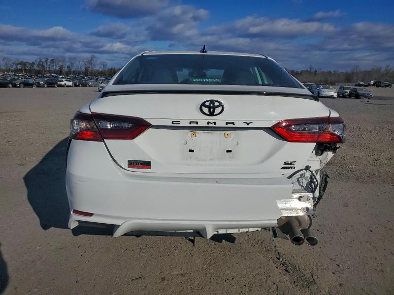 Фото 6 - TOYOTA CAMRY