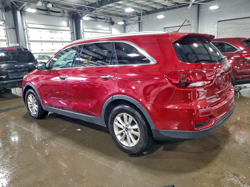 Фото 2 - KIA SORENTO