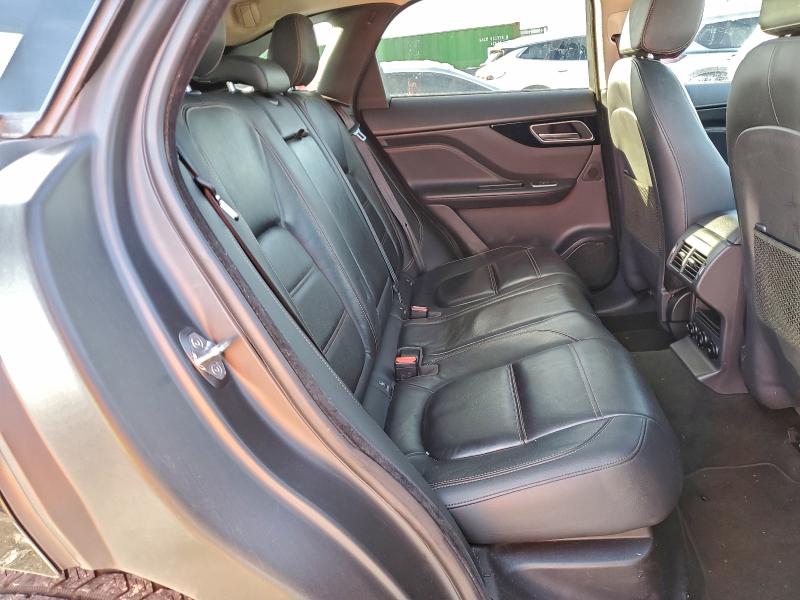 Фото 11 - JAGUAR F-PACE