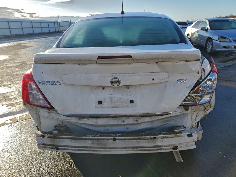 Фото 6 - NISSAN VERSA