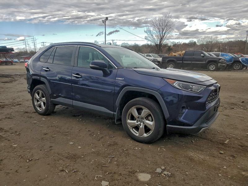 Фото 4 - TOYOTA RAV4