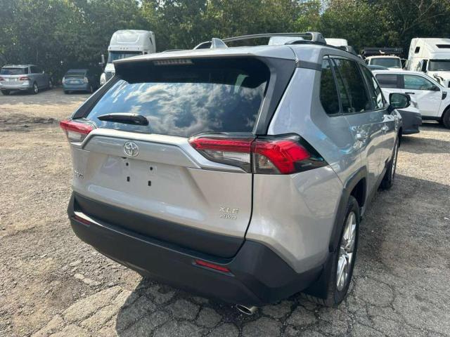 Фото 4 - TOYOTA RAV4