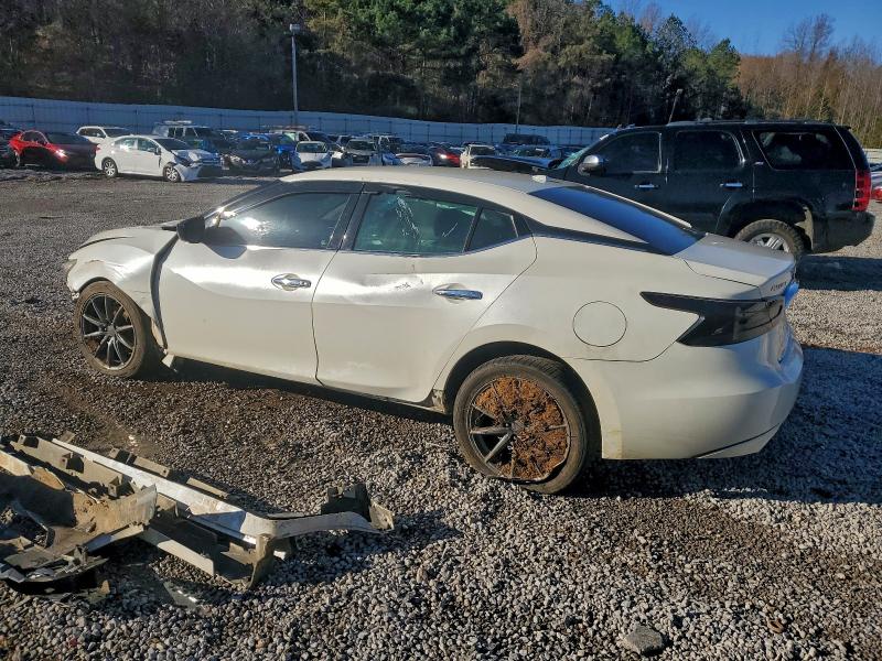 Фото 2 - NISSAN MAXIMA