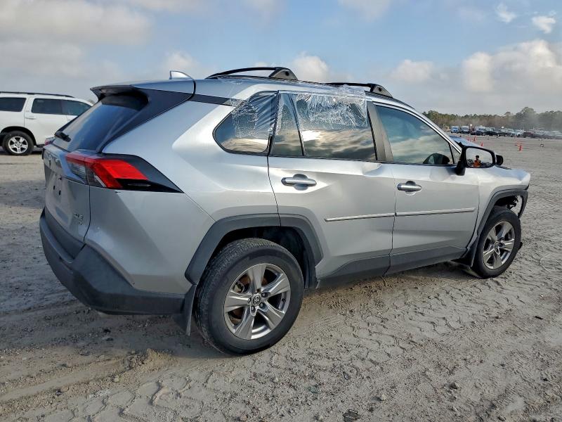 Фото 3 - TOYOTA RAV4