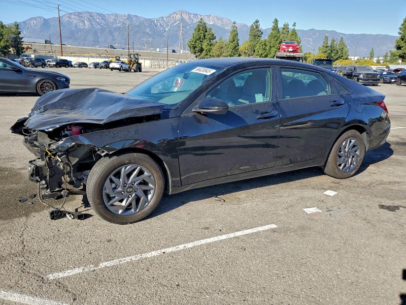 Фото 1 - HYUNDAI ELANTRA